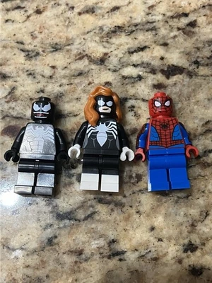 Минифигурки LEGO Spider-Woman, Venom и Spider-Man - Изображение 1 из 4