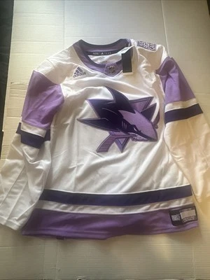 Nuevo- Tiburones Adidas Luchas de Hockey Cáncer Verde Prima Auténtico Para Hombre Talla 52 Foto 1 de 4