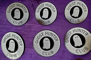 Ghost Hunter Club Emaille Pin Revers Handtasche Hut Pinback Halloween / Ghost Hunter ID - Bild 1 von 2