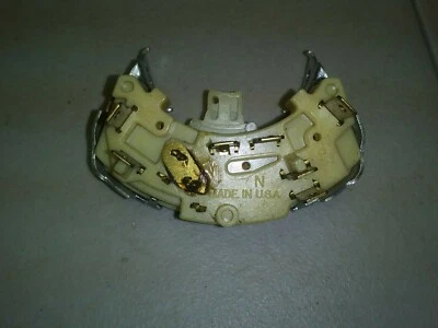 Interruptor de seguridad neutro Buick/Cadillac/Chevy/GMC/Jeep/Oldsmobile/Pontiac 1974-1981 Foto 1 de 2