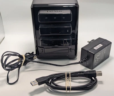 Lexar Professional Workflow HR1 Black Four-Bay USB 3.0 Reader Hub WITH 3 READERS - Image 1 of 4