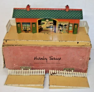 1920s HORNBY O GAUGE No2 WINDSOR STATION WITH RAMPS + FENCES - Picture 1 of 13