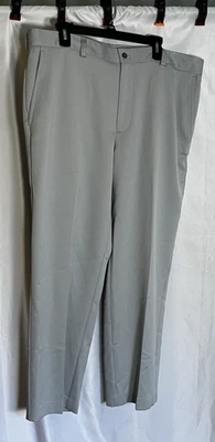 Calça masculina nova com etiquetas Izod Perform X frente plana elástica UPF-50 golfe inteligente-casual 40X32 - Imagem 1 de 4