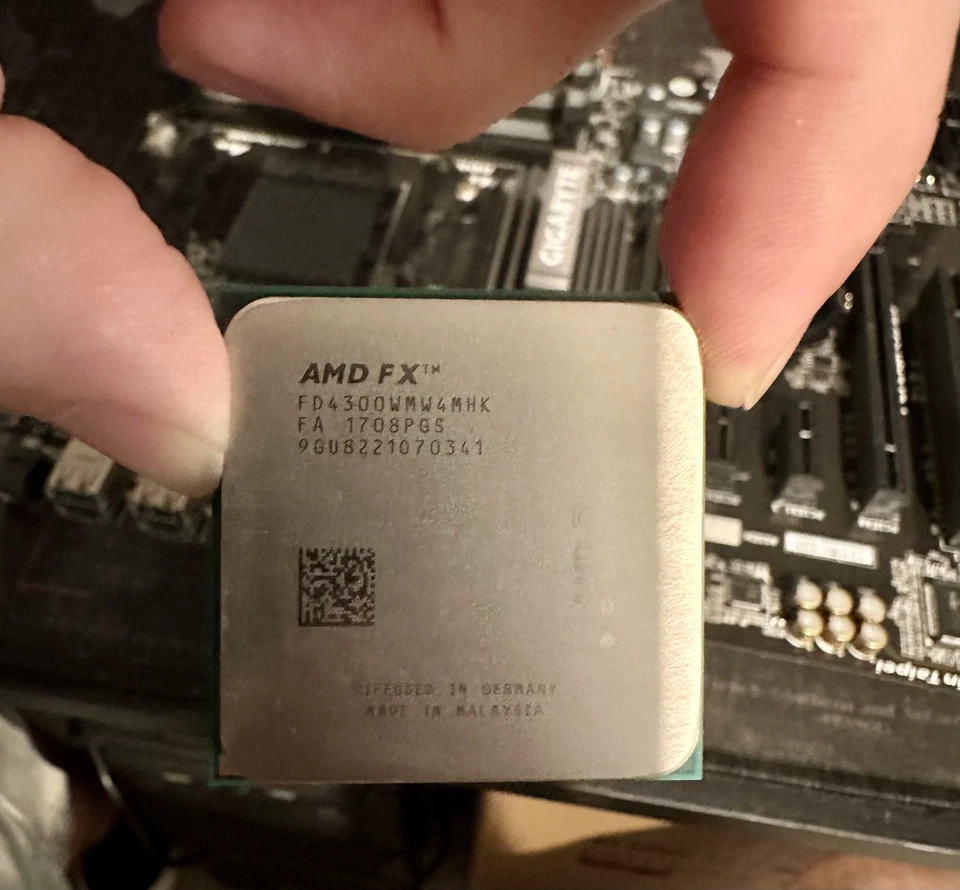 AMD Fx-4300 FX 4300 3.8 GHz FD4300WMW4MHK Socket AM3+ CPUProcessor 1MB - Image 1 of 4