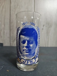 John F. Kennedy JFK 1917-1963 Klarglas mit Blau & Weiß, Becher, 12oz, Vintage #2 - Bild 1 von 7