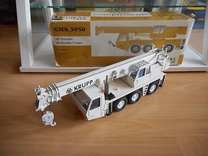 Conrad Grove Crane GMK 3050 "KRUPP" in White on 1:50 in Box - Picture 1 of 3