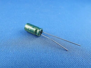 5x Elko 100uF (µF), 25V Low ESR, radial - Bild 1 von 1