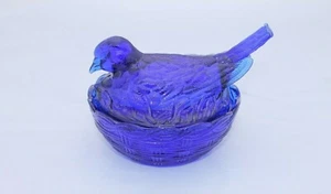 Kobaltblaue Taube auf Nest Vertiefung Glas Vogel im Korb Retro Stil - Bild 1 von 6