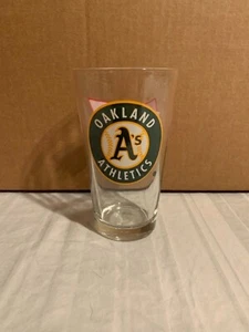 Oakland Athletics MLB 16oz Pint Budweiser Glass Mug Cup - Picture 1 of 2