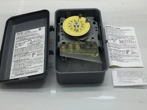 Intermatic T104R DPST 24-Hour Mechanical Time Switch (Mint) - Picture 1 of 5
