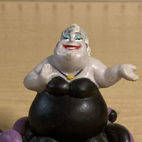 Disney The Little Mermaid Ursula PVC 2.5" Tall Figure Vintage Applause Cover