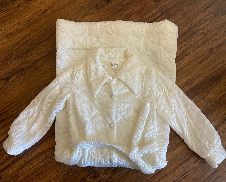 MISS ELAINE Vintage Satinado Acolchado Blanco Botón Bata Abrigo Mediano 6598 Foto 1 de 4