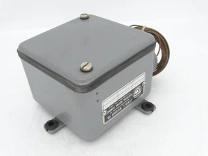 CHROMALOX PIT-25 TEMPERATURE CONTROLLER - Picture 1 of 3