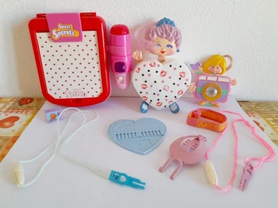 Bundle Sweet Secrets 1988, Bamboline In Cofanetti Con Tutti Gli Accessori - Immagine 1 di 4