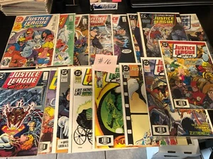 DC Comics Justice League Large Comic Book Lot - Picture 1 of 7