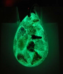 CIONDOLO ORGONITE 7 CHAKRA HANDMADE *glow in the dark* orgone quarzo yoga wicca - Picture 1 of 3
