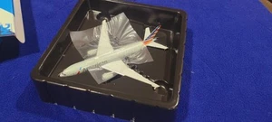 American Airlines Boeing 777-200 - Picture 1 of 3