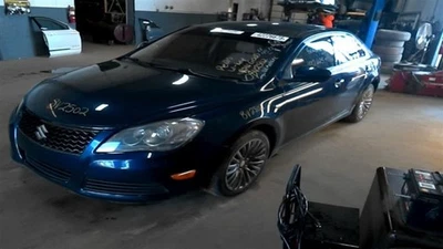 Parrilla inferior lateral del pasajero Rh 2012 Kizashi Sku#2310052 Foto 1 de 4