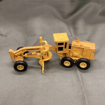 1/64 Caterpillar Motor Grader - Image 1 of 4