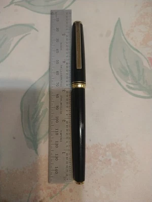 Pluma Estilográfica PILOT Negro Oro 14k Punta Fina Plumín  Foto 1 de 4