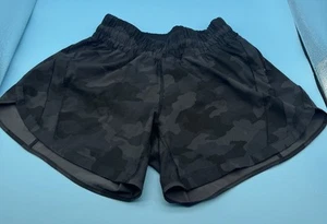 Lululemon Women’s Hotty Hot Shorts 4" Size 6 Lined CAMO Black Gray - Picture 1 of 6