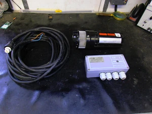 Bomba sumergible y controlador Shurflo 9300 (9325-083-101) - Imagen 1 de 6
