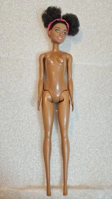 Barbie Fashionistas #133 Bollos afroamericanos ÚNICOS estilo coleta desnuda roble C366 Foto 1 de 4