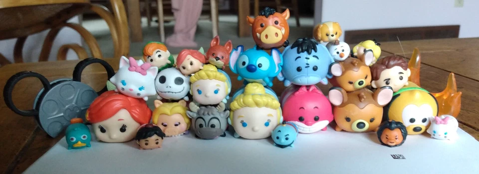 Figuras de películas de dibujos animados diversas de vinilo Disney Tsum Tsum -- tú eliges Foto 1 de 1