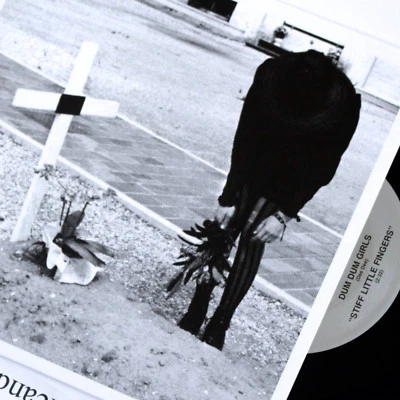 LIMITED 500 THE DUM DUM GIRLS STIFF LITTLE FINGERS 7 INCH VINYL  Foto 1 de 4