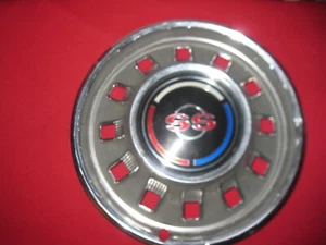 1967 CHEVROLET IMPALA "SS" 14" O.E.M HUB CAP NICE USED CONDITION LQQQK! - Bild 1 von 2