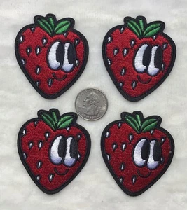 4 Stück Erdbeere Applikation bestickt Nähen/Kleben Bügelflicken TOLL ANGEBOT   - Bild 1 von 5