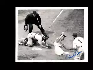 Pee Wee Reese PSA DNA Signed 7x9 Original 1946 Wire Photo Dodgers Autograph - Picture 1 of 3