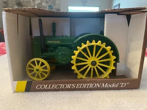 Ertl John Deere 1953 Model D tractor 1:16 Blueprint Replica NIB - Picture 1 of 5