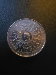 QUEEN ELIZABETH THE QUEEN MOTHER 4 AUGUST 1980 80TH BIRTHDAY COMMEM CROWN COIN - Picture 1 of 2