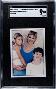 Topps E.T. 1982 Aufkleber #9 Drew Barrymore Dee Wallace Elliot SGC 9 NEUWERTIG - Bild 1 von 2