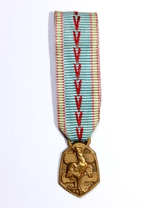 FRANCE Medaille Commemorative de la Guerre 1939-45 Miniature/Reduction WW2 Medal - Picture 1 of 3