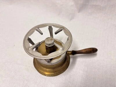 Ancien réchaud poêlon à pétrole en laiton - Photo 1/2