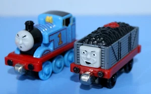 Trenino pressofuso Thomas & Friends Take-Along funzionante confezione dura con camion fastidioso - Foto 1 di 10