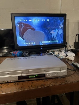 Sony SLV-D370P DVD VCR Combo 4Head HiFi No Remote VHS Works DVD Doesn’t - Image 1 of 4