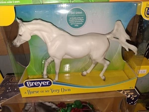 Breyer Horse White Arabian  - Afbeelding 1 van 1