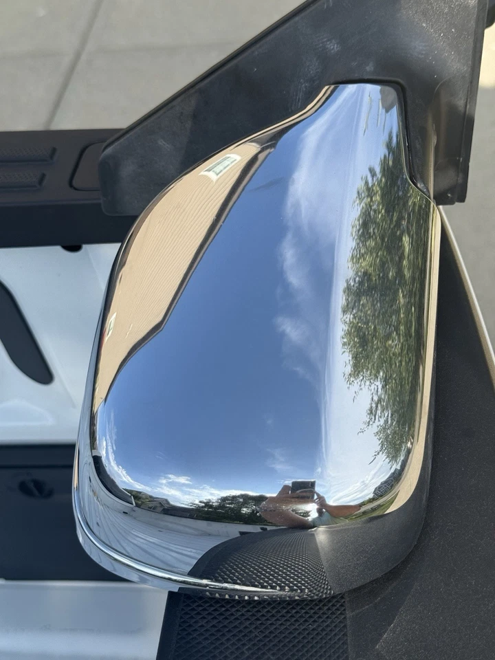 2004-2006 Scion xb Toyota Bb Passenger Side Chrome Mirror Power Folding - Image 1 of 4