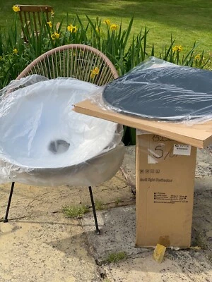 WEX ELINCHROM 70CM SOFTLITE WITH  HONEYCOMB GRID UNIVERSAL  WITH OTHER ADAPTERS. - Image 1 of 4