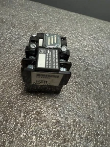 Allen Bradley 700-NT series C Timing Unit Bulletin 700 AC Power Relay - Picture 1 of 2
