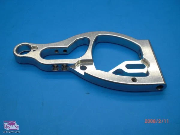 Alu-Querlenker vorne unten links für FG Evolution. Maße wie FG 1100/5 - Bild 1 von 1