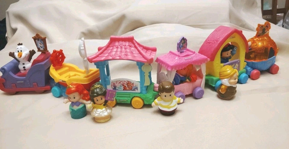 Little People Floats Elana Olaf 14 Peice Lot 6 Floats RARE +Xtras - Image 1 of 4