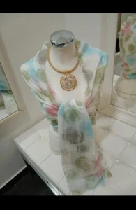 Stola Foulard Coprispalle Viscosa Sfondo Bianco E Multicolor Con Paillettes - Imagen 1 de 4