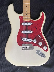 2015 Fender American Vintage 56 Stratocaster - Picture 1 of 18