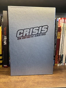 Crisis On Infinite Earths Collected Slipcase HC - Picture 1 of 9
