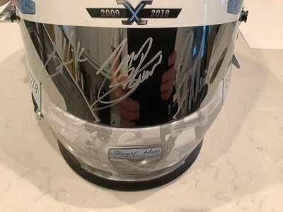 CASCO TAMAÑO COMPLETO FIRMADO POR KURT BUSCH Y 19 SHR DRIVERS Y 17 TARJETAS DE CONDUCTOR Foto 1 de 4