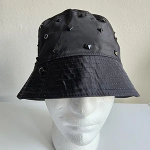 Madden NYC Fischerhut schwarz Nieten Punk Cyber Streetwear Goth Y2K - Bild 1 von 6